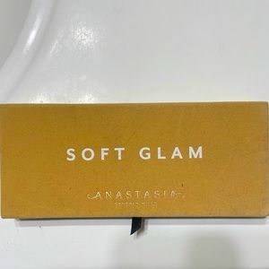 ABH Soft Glam Eyeshadow Palette